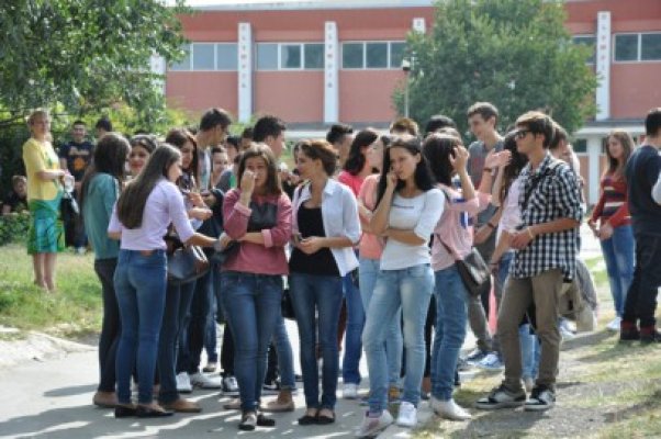Poliţiştii au verificat cum se face accesul în şcoli